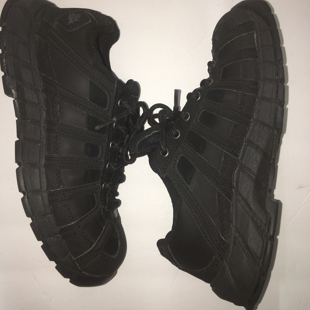 Caterpillar men’s work shoes size 7